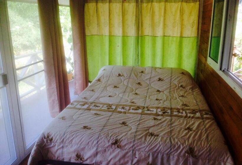 اتاق خانوادگی با چشم‌انداز باغ, Ariya Garden Home