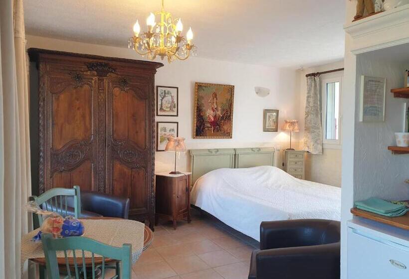 استودیوی استاندارد, Résidence Le Home
