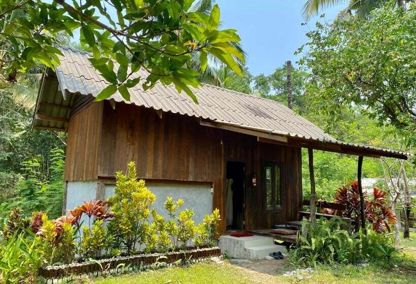 اتاق خانوادگی, Eve House Koh Kood