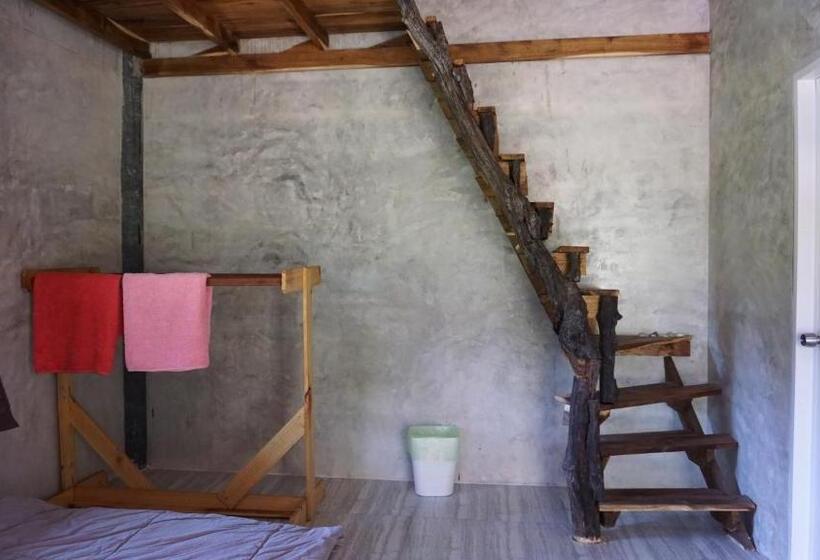 بنگله خانوادگی, Eve House Koh Kood