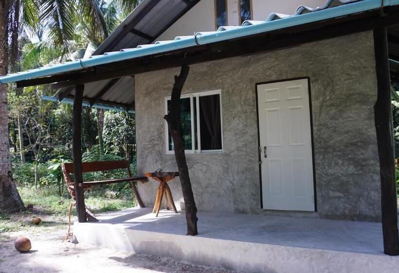 بنگله خانوادگی, Eve House Koh Kood