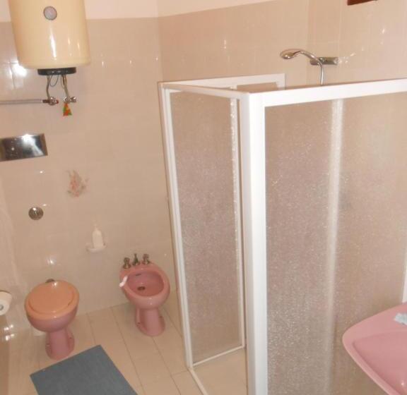 اتاق خانوادگی, B&b Ro.ma