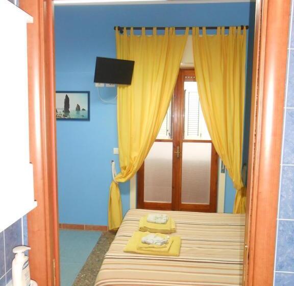 اتاق استاندارد سه نفره, B&b Ro.ma