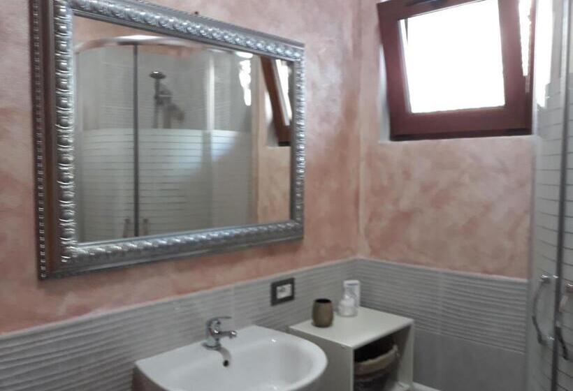 اتاق استاندارد سه نفره, Affittacamere Da Arianna