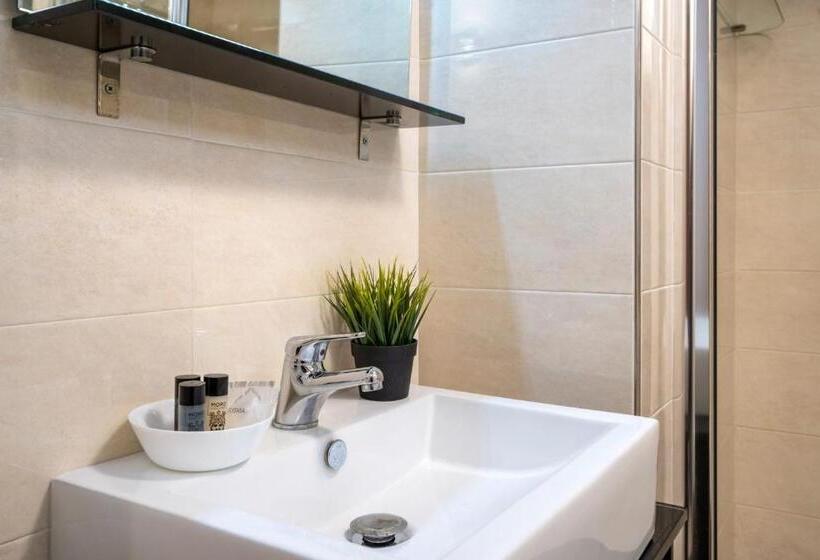 آپارتمان 1 خوابه همکف, Cesarotti B&b