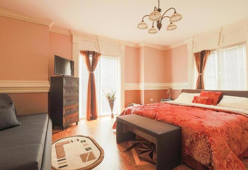 اتاق استاندارد چهار تخته, Casa Iulia