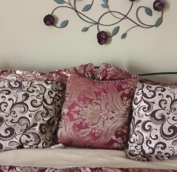 اتاق استاندارد چهار تخته, Casa Iulia