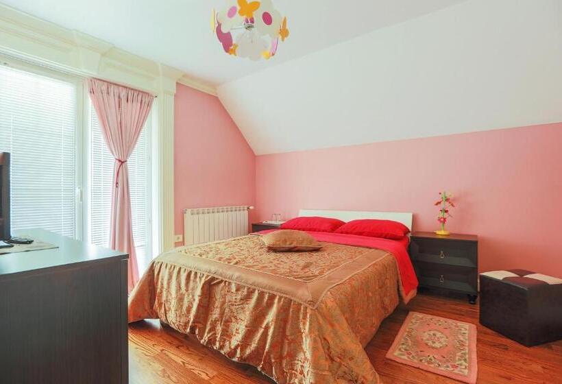 سوئیت 2 خوابه, Casa Iulia