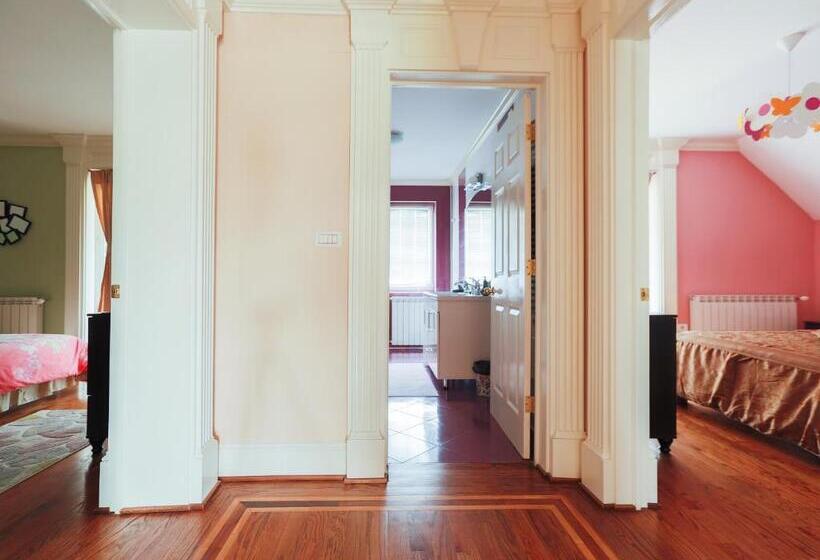 سوئیت 2 خوابه, Casa Iulia