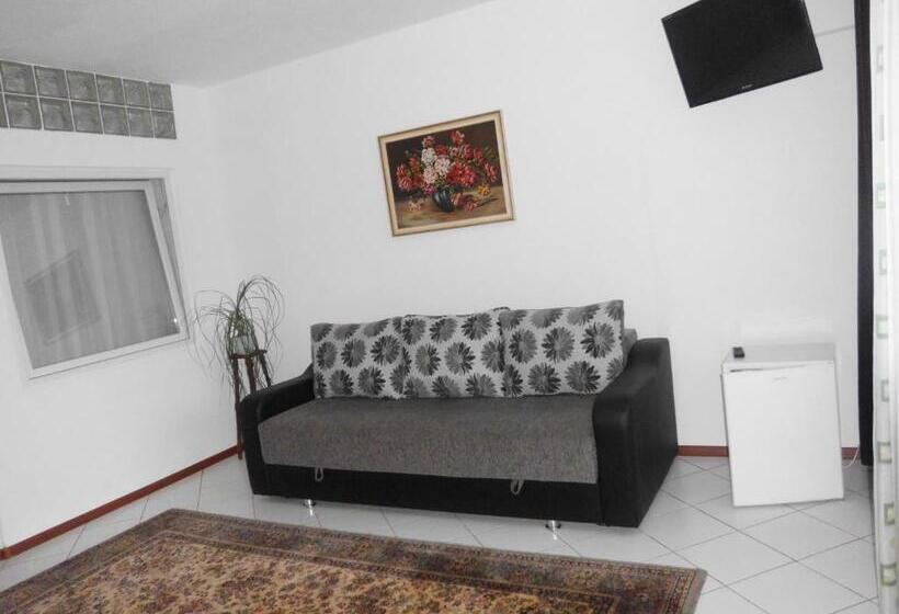 استودیوی استاندارد, Casa Verde