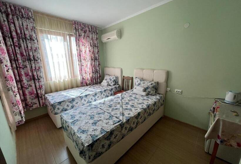 اتاق استاندارد یک نفره, Daniel Guest House