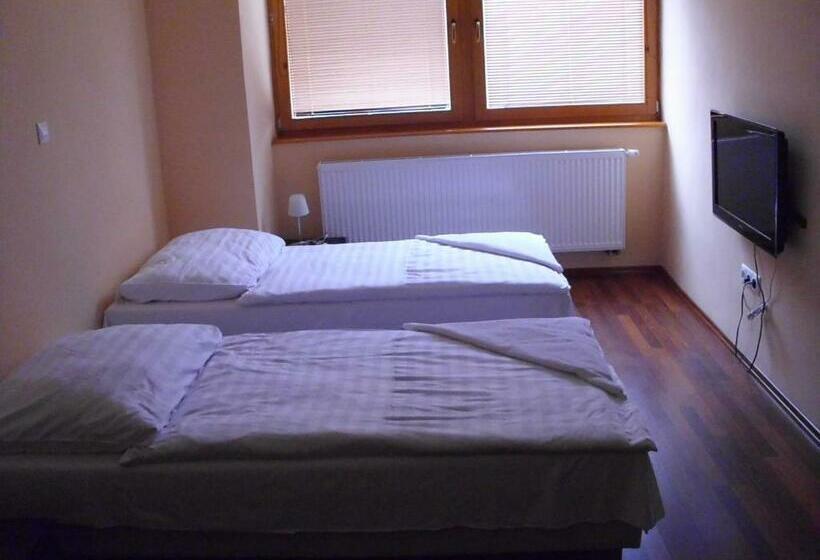 اتاق استاندارد با چشم‌انداز, Guest House Mladosť