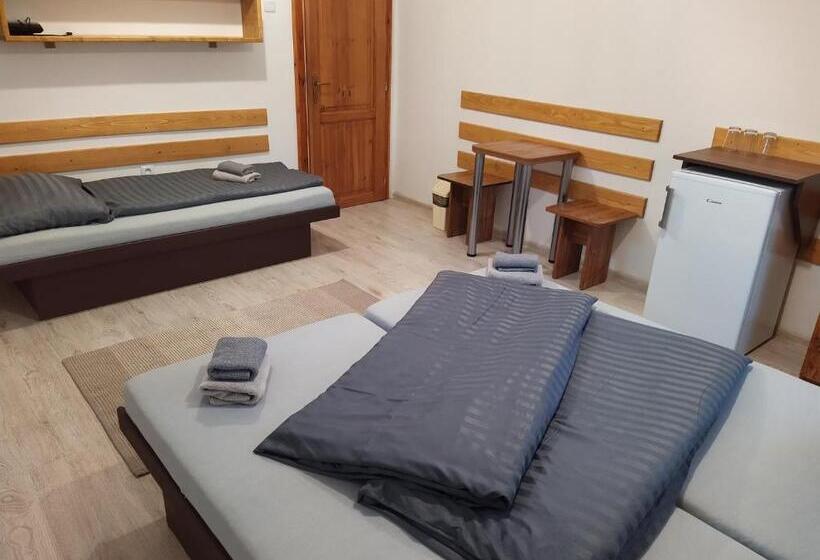 اتاق استاندارد سه نفره, Penzion U Marešů