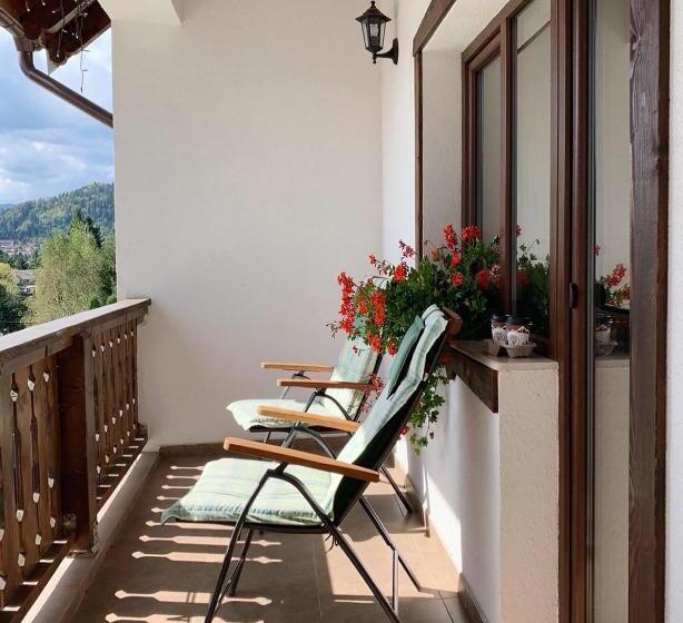 1 Bedroom Apartment Lake View, Pensiunea Encian