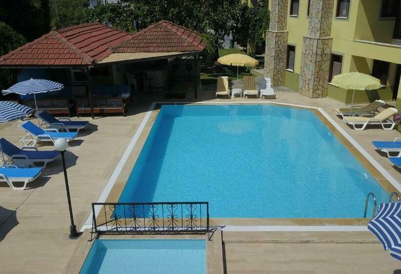 ویلای یک اتاق خوابه با استخر شنا, Summer Life Villa Apart