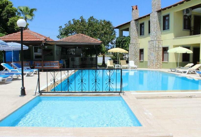 ویلای یک اتاق خوابه با استخر شنا, Summer Life Villa Apart