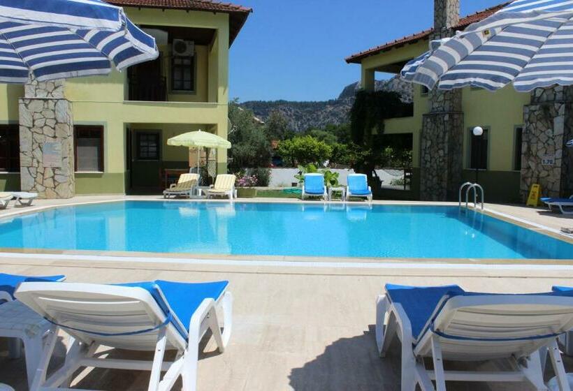 ویلای یک اتاق خوابه با استخر شنا, Summer Life Villa Apart