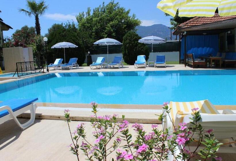 ویلای یک اتاق خوابه با استخر شنا, Summer Life Villa Apart