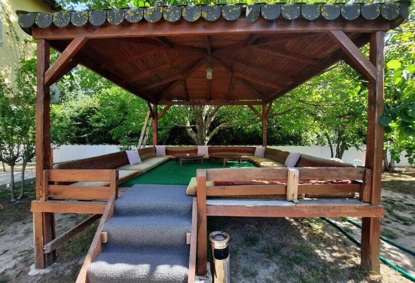 آپارتمان 1 خوابه با چشم‌انداز باغ, Summer Life Villa Apart