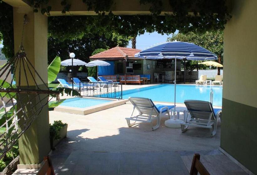 ویلای یک اتاق خوابه با استخر شنا, Summer Life Villa Apart