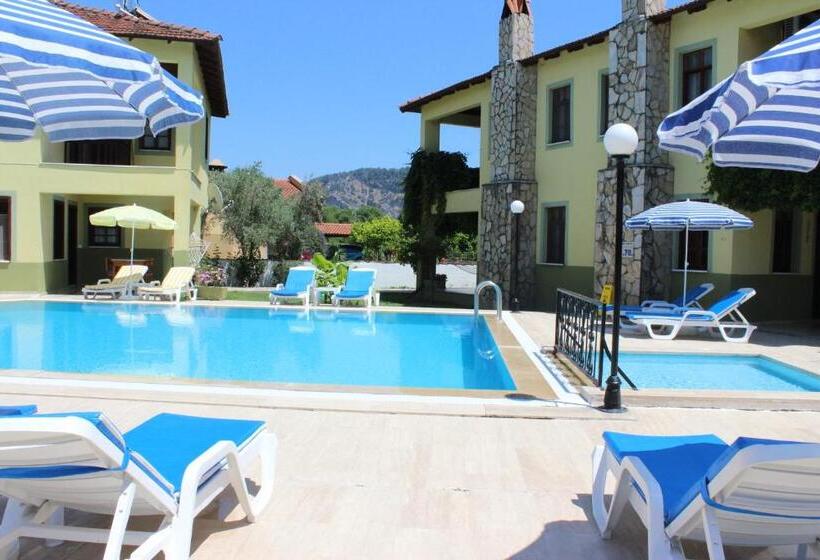 ویلای یک اتاق خوابه با استخر شنا, Summer Life Villa Apart