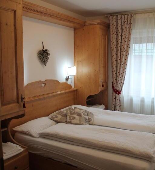 اتاق خانوادگی, B&b La Ceresara