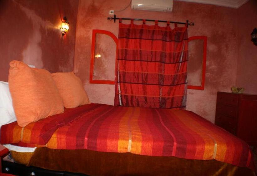 اتاق استاندارد چهار تخته, Dar Ayour Todra Gorges