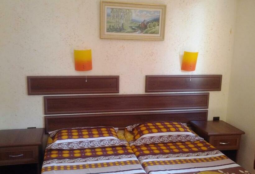 اتاق استاندارد با بالکن, Guest House Dara