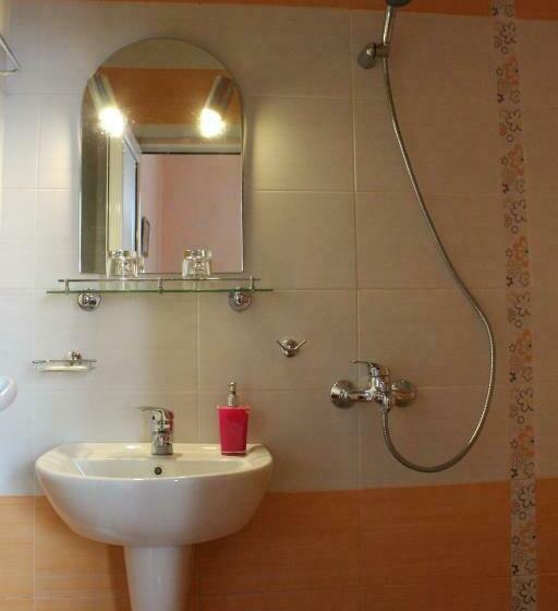 Comfort room with balcony, Guest House Dara
