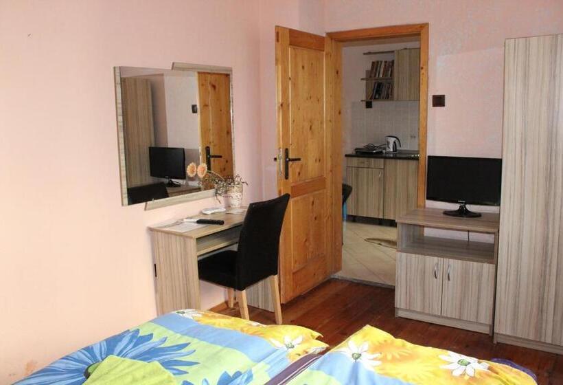 Comfort room with balcony, Guest House Dara