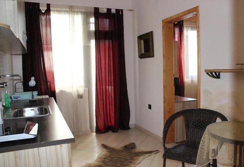 Comfort room with balcony, Guest House Dara