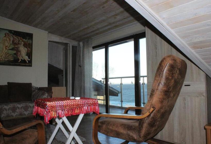 سوییت جونیور با بالکن, Guest House Dara