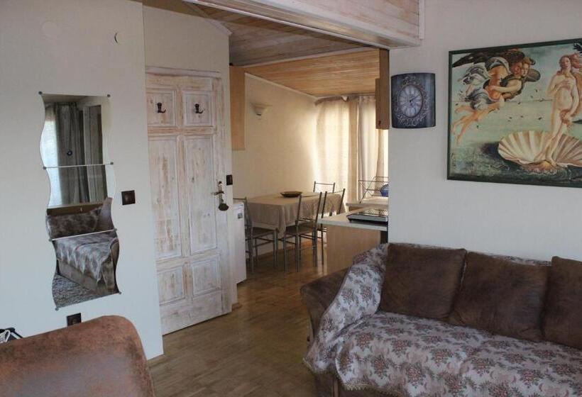 سوییت جونیور با بالکن, Guest House Dara
