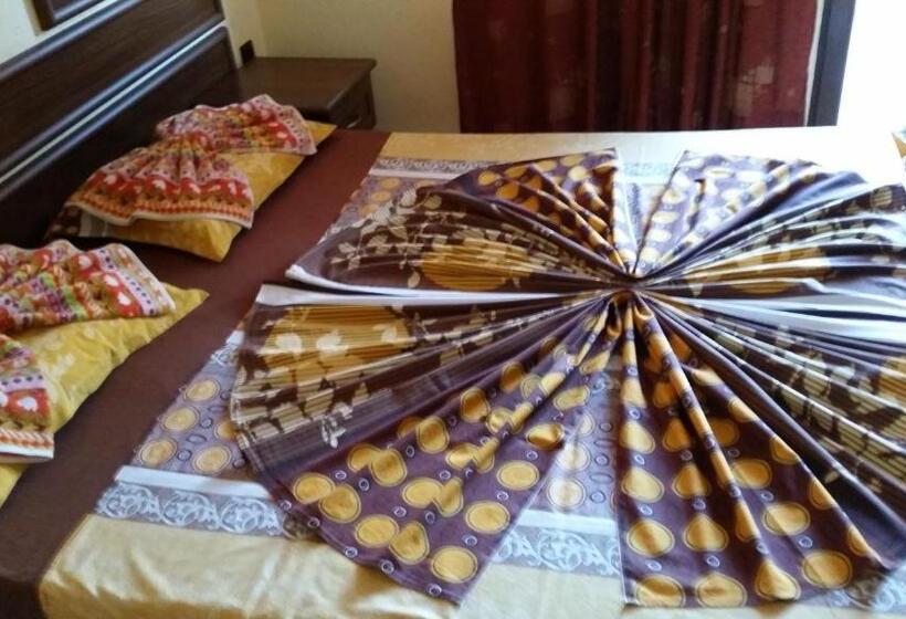 اتاق اکونومی, Guest House Dara