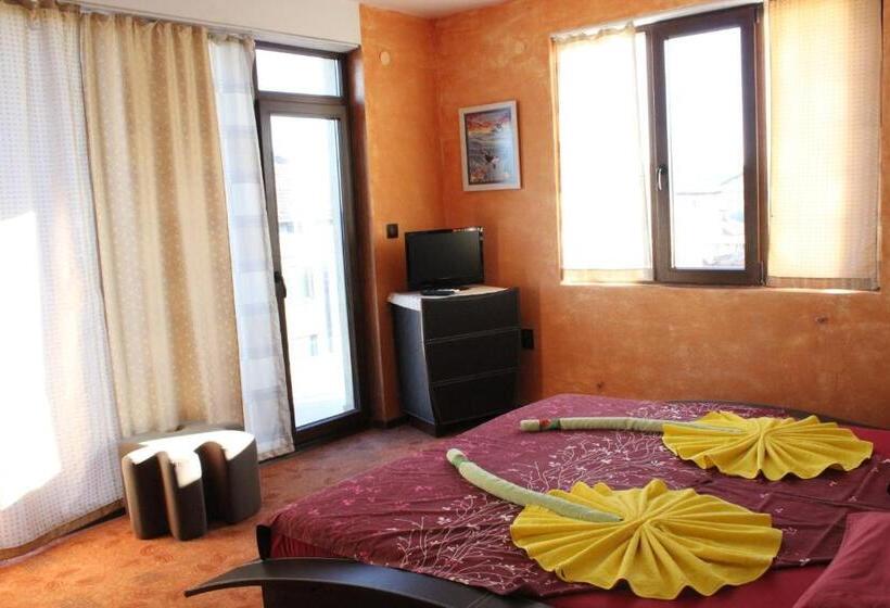اتاق خانوادگی با چشم‌انداز دریا, Guest House Dara