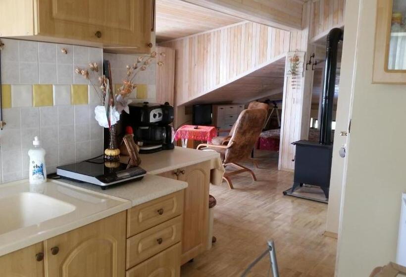 سوییت جونیور با بالکن, Guest House Dara