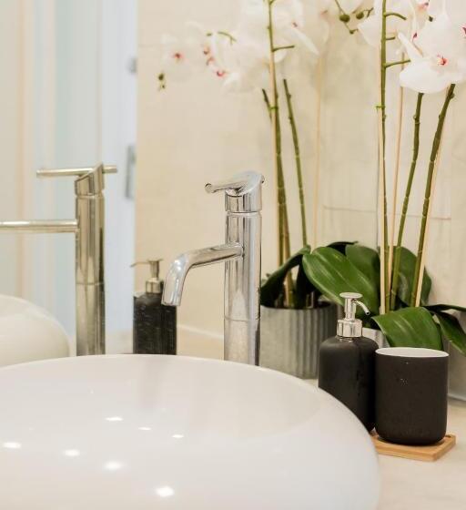 استودیوی استاندارد با چشم‌انداز دریا, The Ocean Vibes Suites By Casa Paraiso