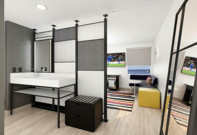 اتاق استاندارد با چشم‌انداز شهر, Aloft Wilmington At Coastline Center