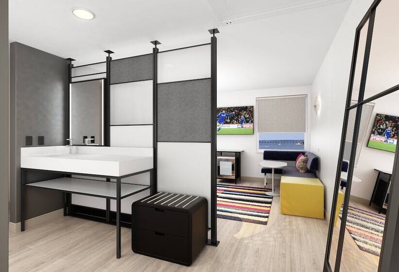 اتاق استاندارد با 2 تخت دوبل, Aloft Wilmington At Coastline Center