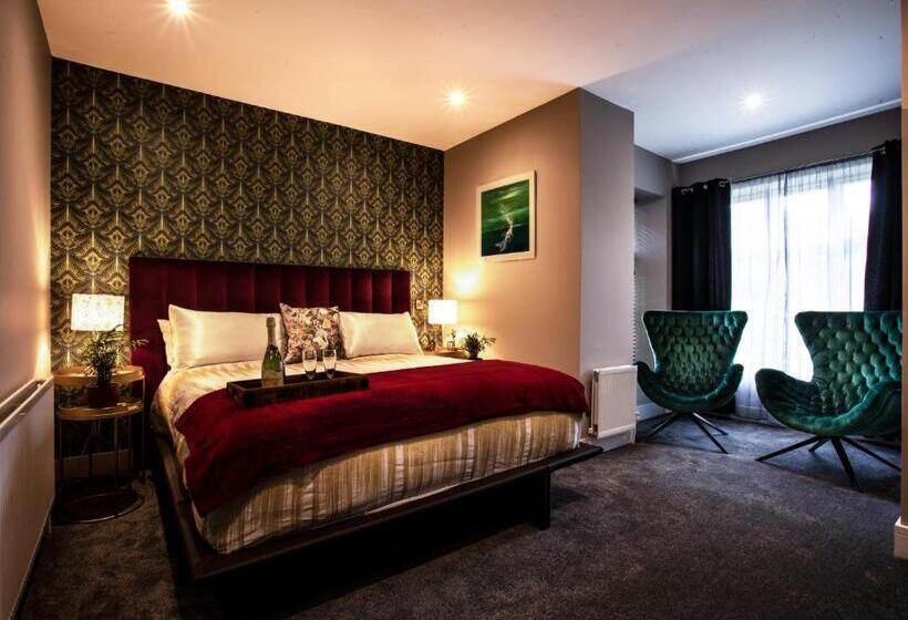 اتاق لوکس با تخت بزرگ, Broomhill Estate Boutique Art
