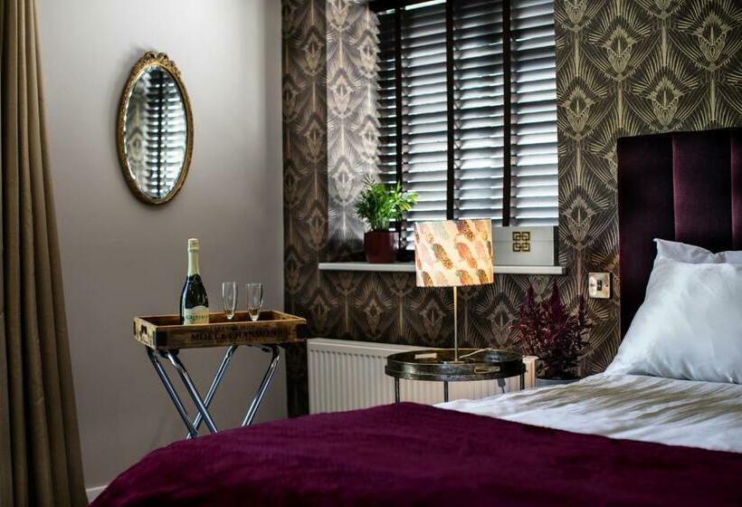 اتاق لوکس با تخت بزرگ, Broomhill Estate Boutique Art