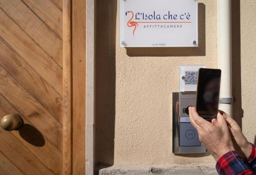 スタンダードルーム, L Isola Che C è