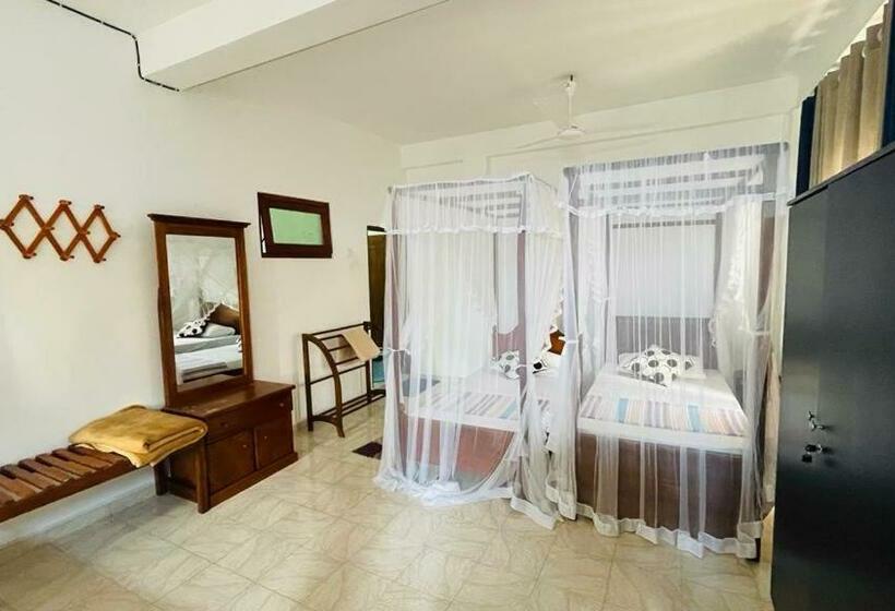 اتاق استاندارد سه نفره, Sunny Mood Guest House