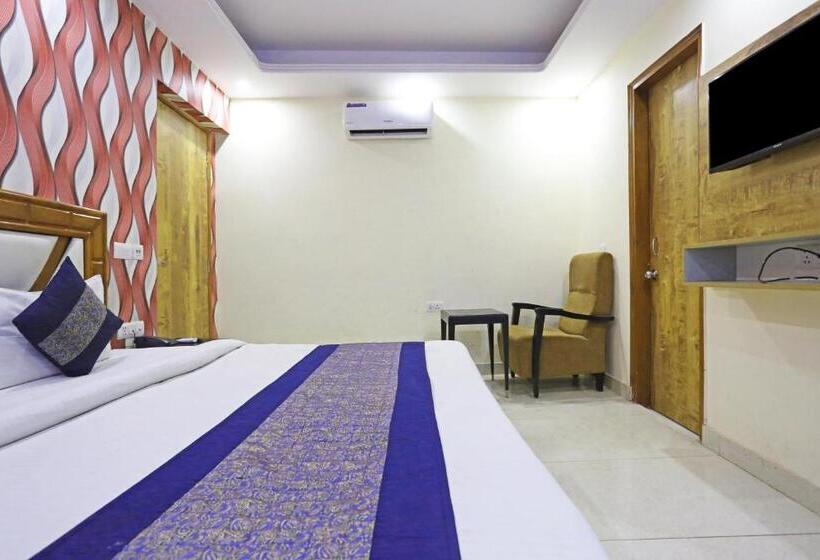 اتاق استاندارد با تخت بزرگ, Gl Suites Near Delhi Airport