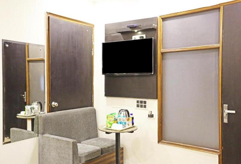 اتاق استاندارد با تخت بزرگ, Gl Suites Near Delhi Airport