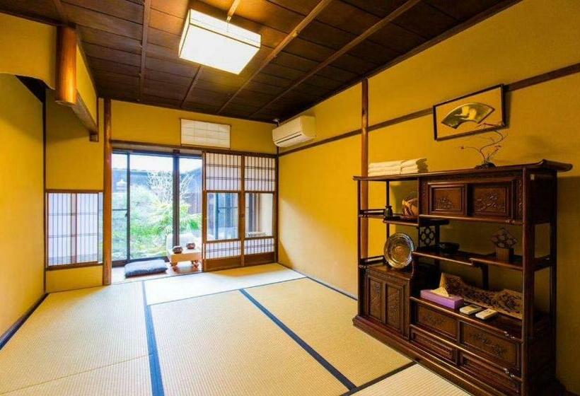 اتاق استاندارد سه تخته با چشم‌انداز باغ, 京町屋加賀屋別邸