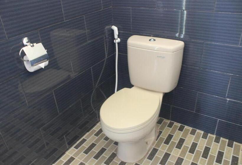 اتاق استاندارد با بالکن, A_one House