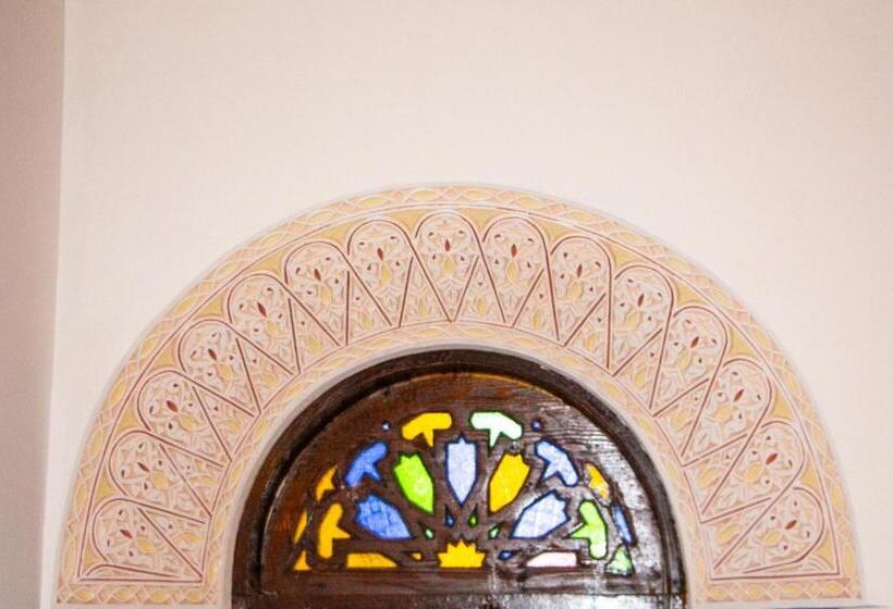 سوییت خانوادگی, Riad Dar Senhaji