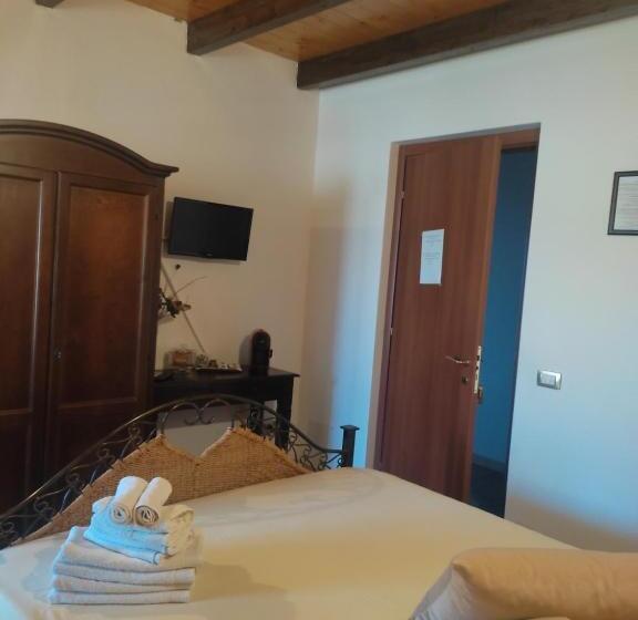 اتاق لوکس با بالکن, Room & Relax Eleinad