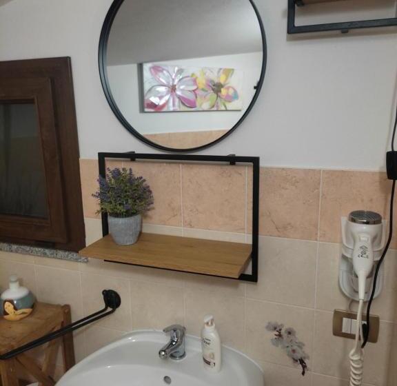 اتاق استاندارد سه نفره, Room & Relax Eleinad